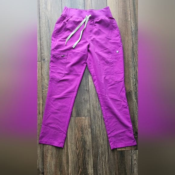 Figs Purple Jolt Scrub Set - Picture 5 of 6